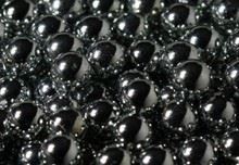 Po'latdan yasalgan o'q-dorilar savdosi